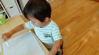 黄色のペンでぐるぐる～